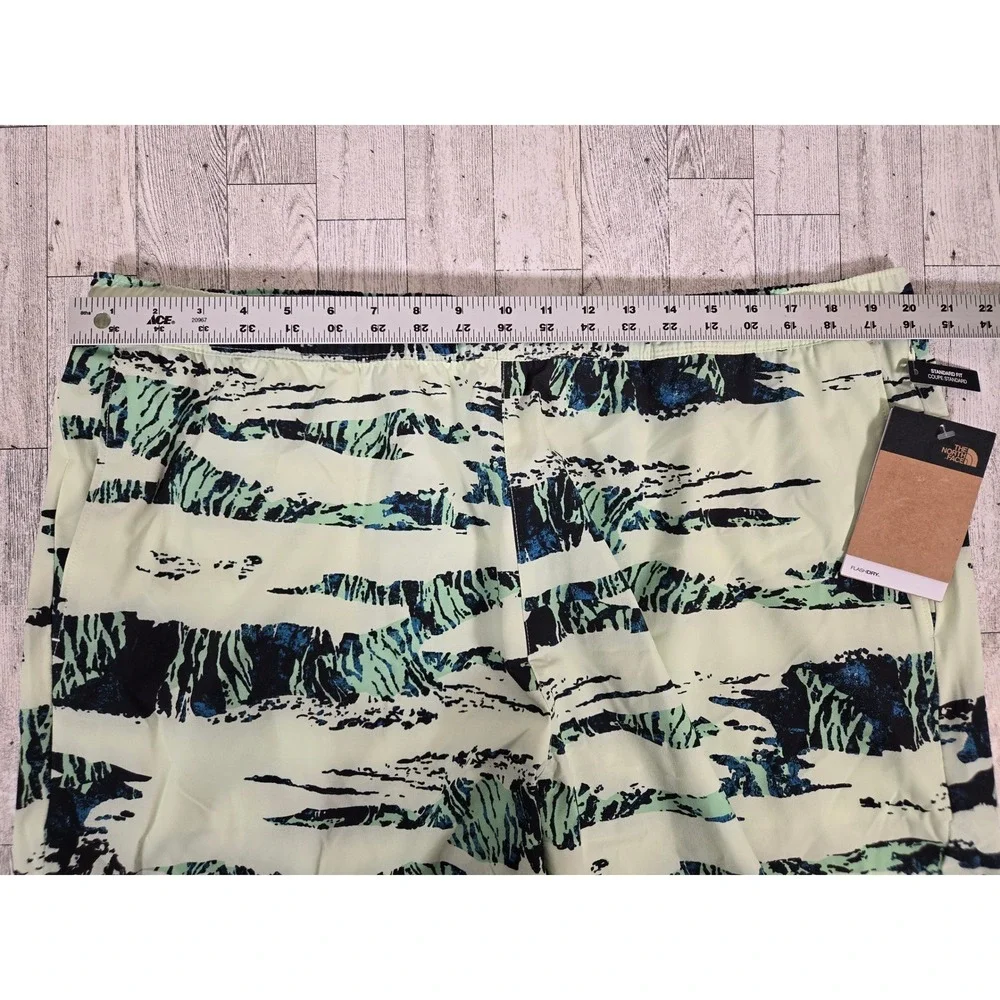 The North Face Mens Wander Short XXL Lime Cream Raven Canyon Print NF0A535QIO0
